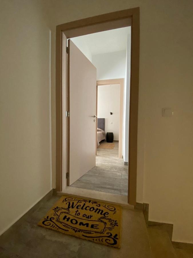 Friendly House Apartment ลากอส ภายนอก รูปภาพ