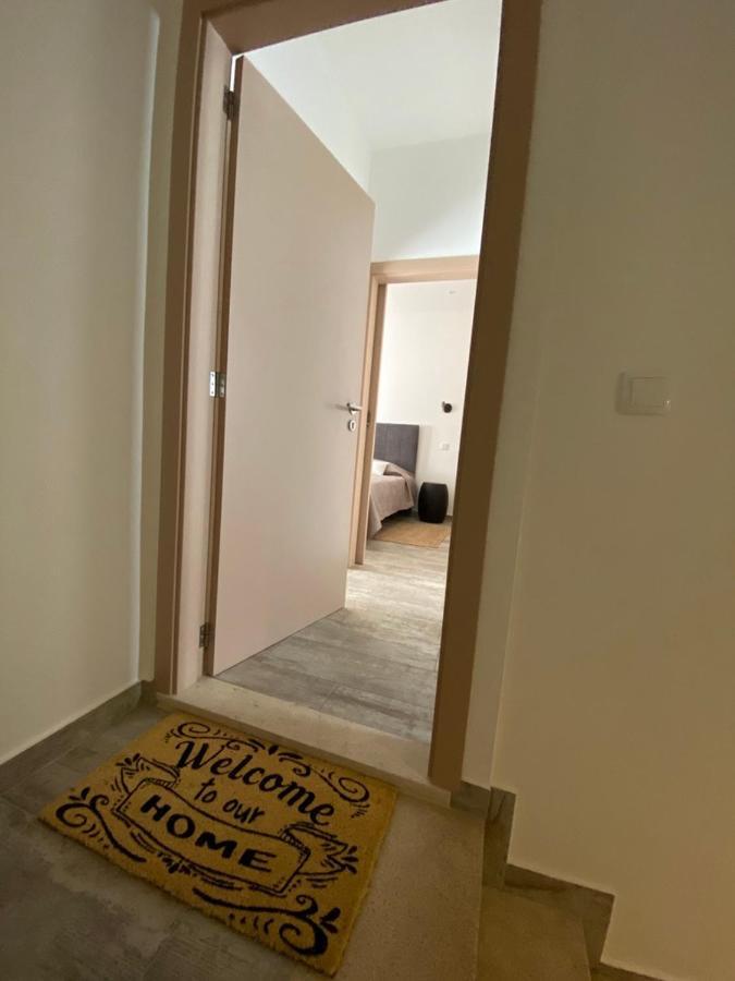Friendly House Apartment ลากอส ภายนอก รูปภาพ