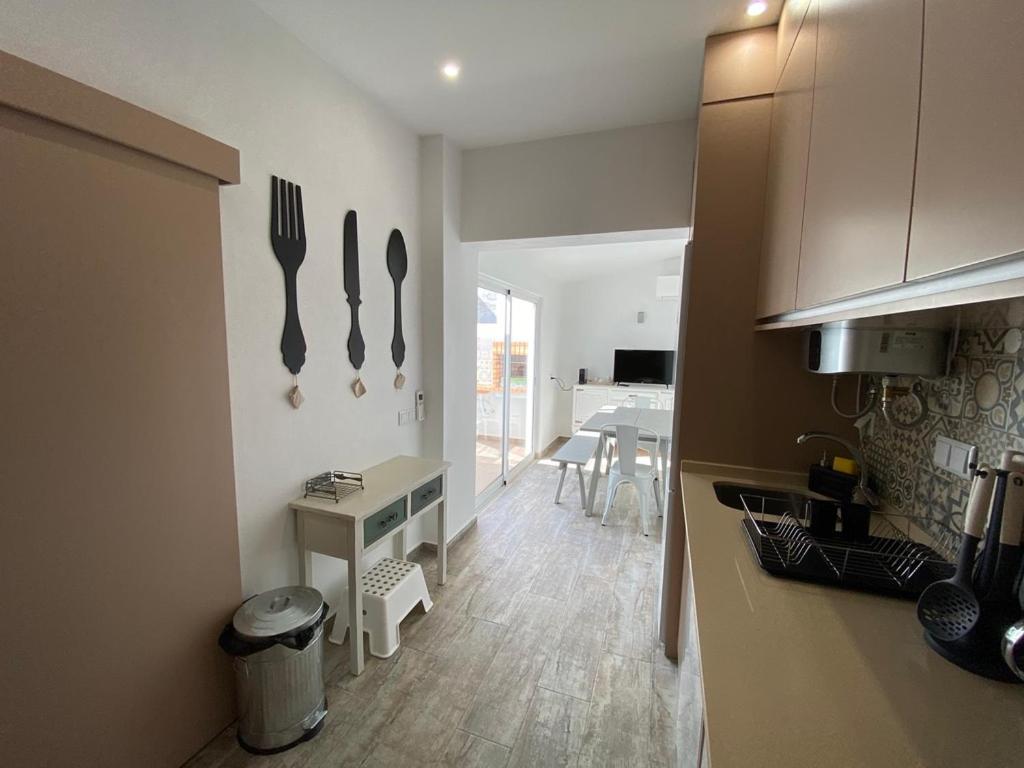 Friendly House Apartment ลากอส ภายนอก รูปภาพ
